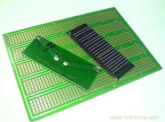 微型太陽能供電板DIY，給手電筒收音機供電