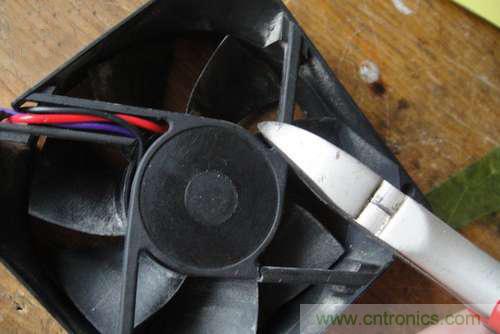 想減少電費嗎？DIY一個迷你風力發電機吧