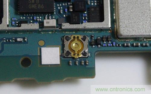 拆解4G新機索尼M35t：用料十足，易于維修