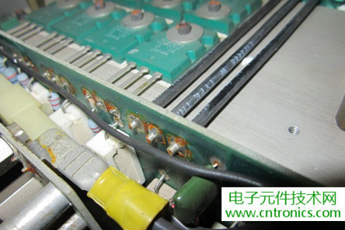 用料很給力！專業后級功放美國高峰FA1201拆解