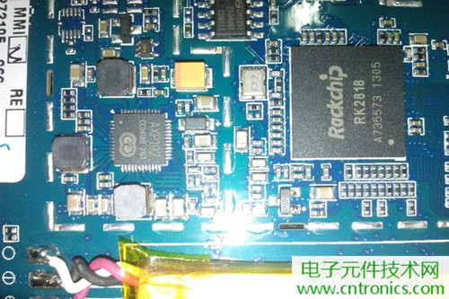 不怕摔的電紙書！一款柔性屏電子書閱讀器拆解