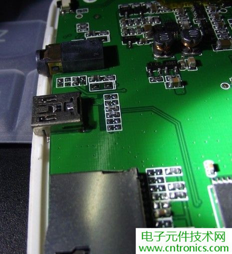探秘電子紙！一款電紙書的電子墨水屏拆解
