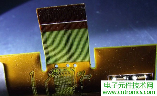 探秘電子紙！一款電紙書的電子墨水屏拆解