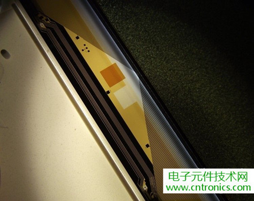 探秘電子紙！一款電紙書的電子墨水屏拆解