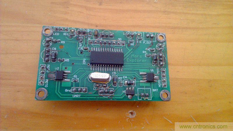 牛人力作！PCB版藍牙智能小車DIY