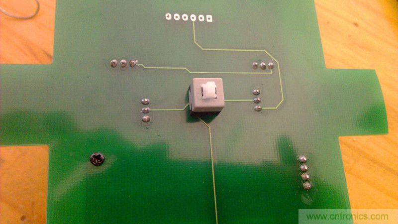 牛人力作！PCB版藍牙智能小車DIY