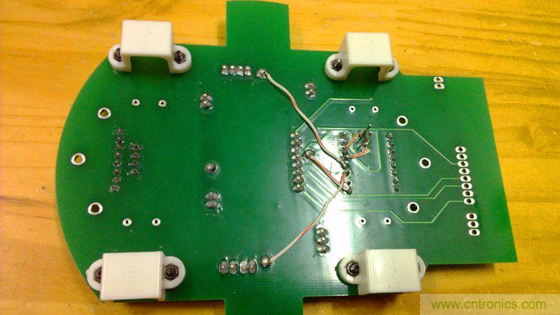 多圖殺貓！PCB版藍牙智能小車DIY