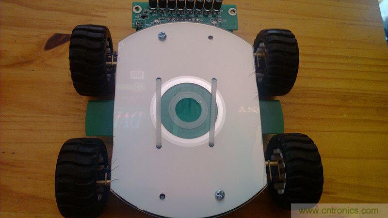 牛人力作！PCB版藍牙智能小車DIY