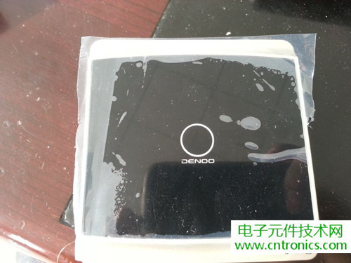 一款觸控開關拆解，做工不錯