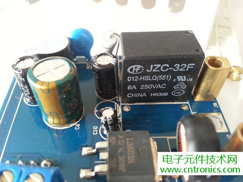 一款觸控開關拆解，做工不錯