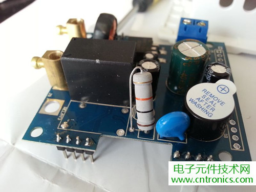 一款觸控開關拆解，做工不錯