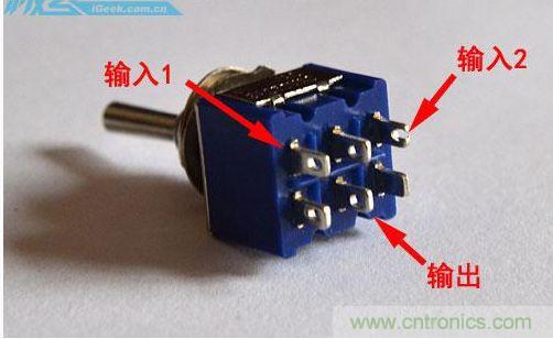 DIY：自制超炫音頻分配器，實現音箱共用