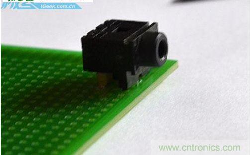 DIY：自制超炫音頻分配器，實現音箱共用