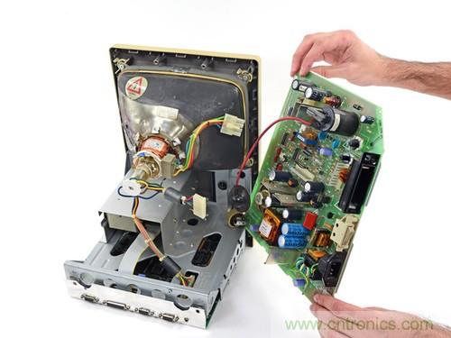 拆！古董級Macintosh 128K電腦
