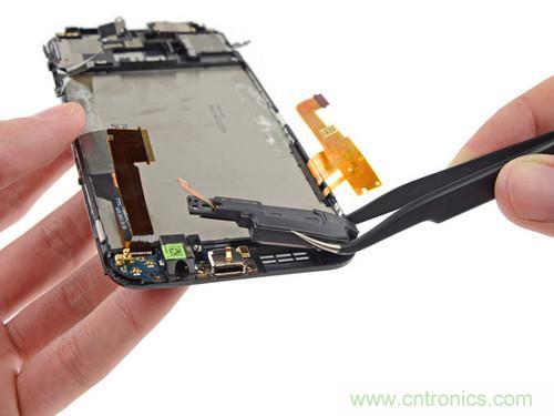 牛人強拆！新HTC One(M8)真機精密做工難修理