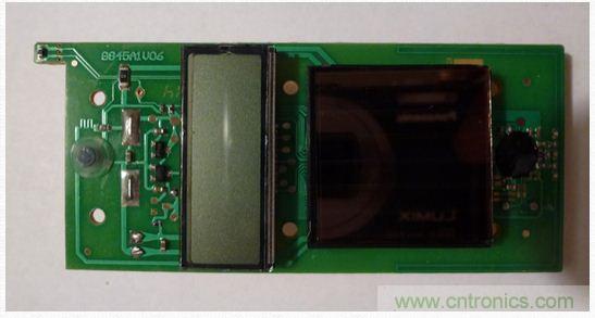 圖5：移開電池后的PCB另一面。