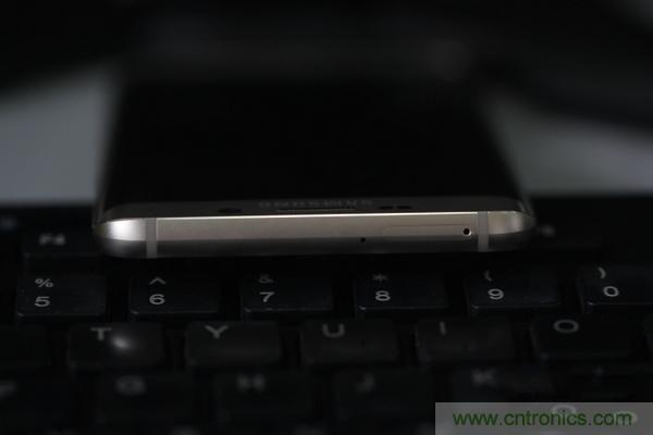 三星S6 Edge+拆解：比S6 Edge加在哪里？