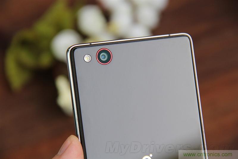 無邊框的 nubia Z9 ，一款既有驚喜，又有驚艷的智能手機