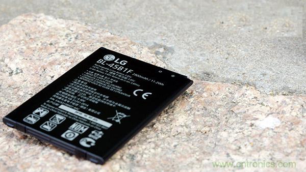 業界良心 LG V10 評測:剛毅、冷峻，不失人性化