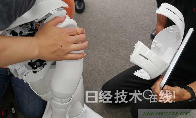 拆解筆記本不過癮，那就來拆拆日本情感機器人吧！