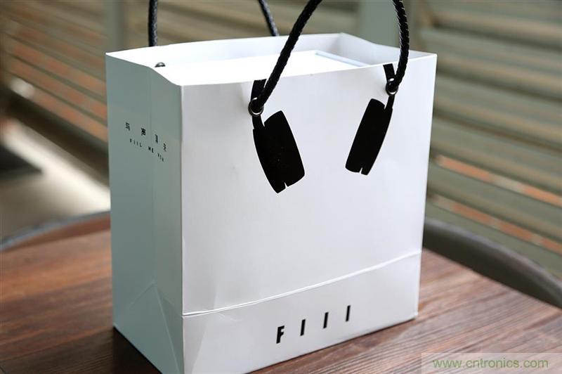 頭條哥的夢想之作！FIIL耳機能讓汪峰上頭條否？