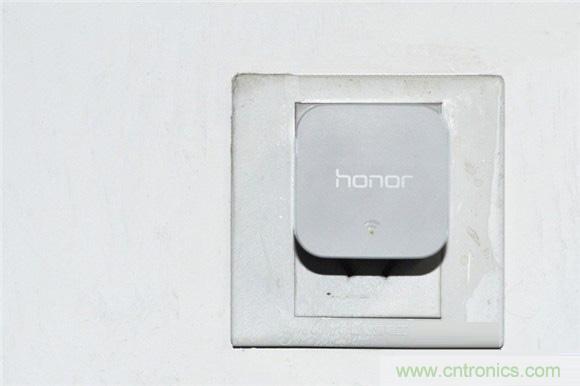 大House也能隨心連，榮耀WiFi穿墻寶評測