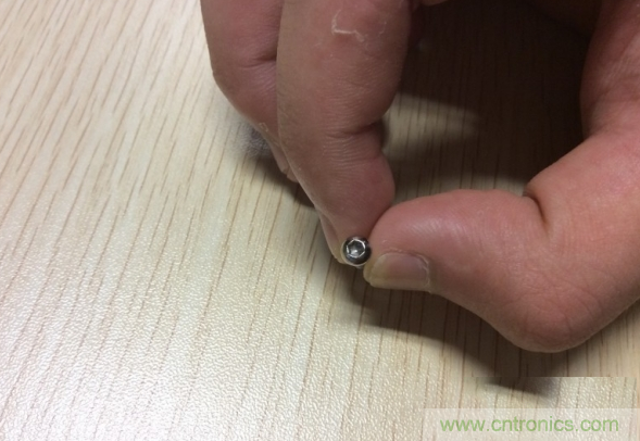真飛機拆不著，那就來拆拆無人機“鼻祖”大疆吧！