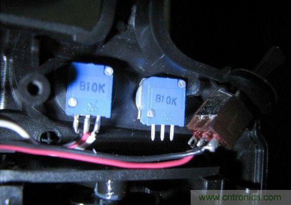 無人機 DIY 制作全過程，酷得不要不要的！