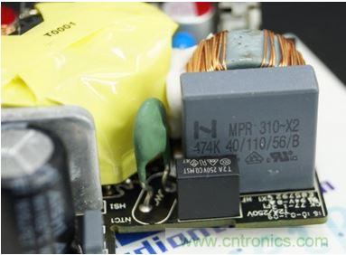 69元小米4口USB充電器詳細拆解，看完你也能DIY一個