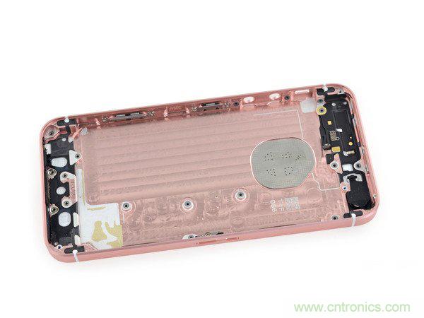 有什么地方沒有變？iPhone SE真機拆解