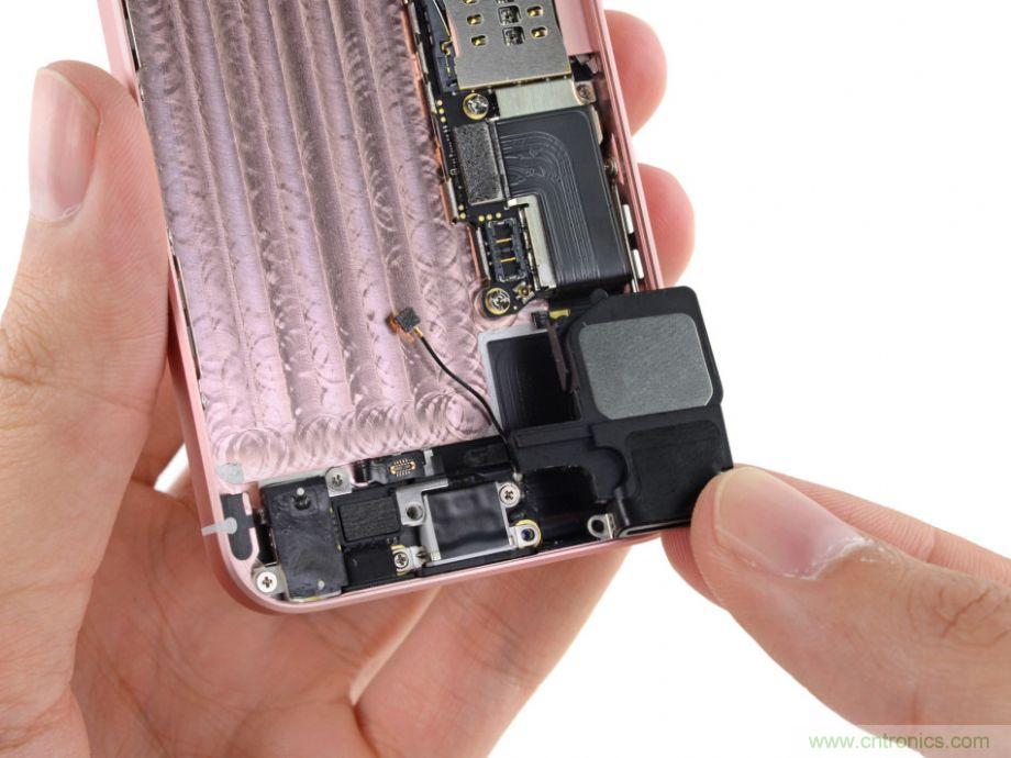 有什么地方沒有變？iPhone SE真機拆解