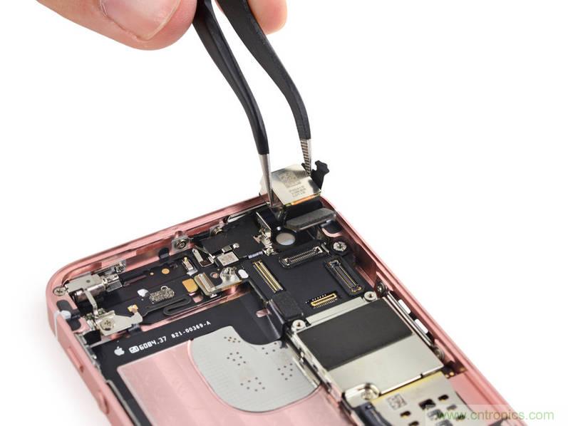 有什么地方沒有變？iPhone SE真機拆解