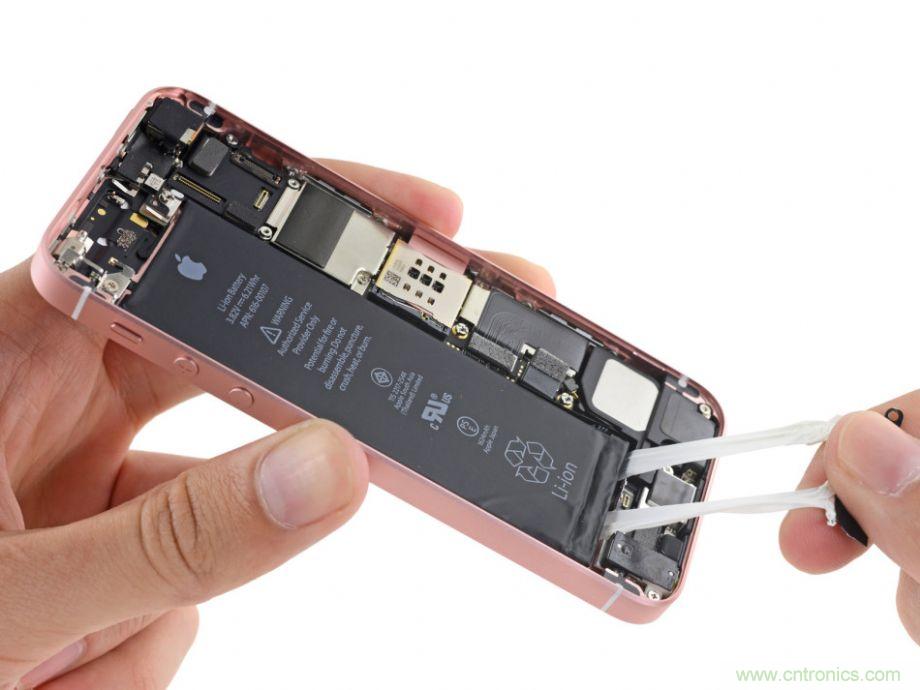 有什么地方沒有變？iPhone SE真機拆解