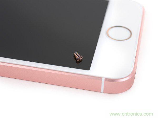 有什么地方沒有變？iPhone SE真機拆解