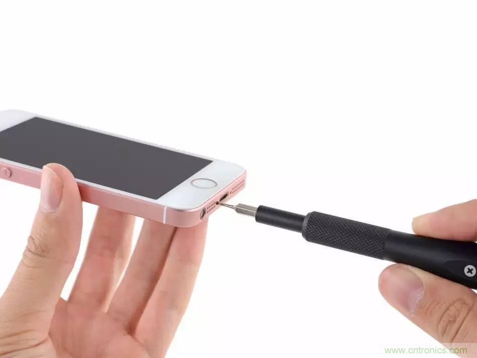 有什么地方沒有變？iPhone SE真機拆解