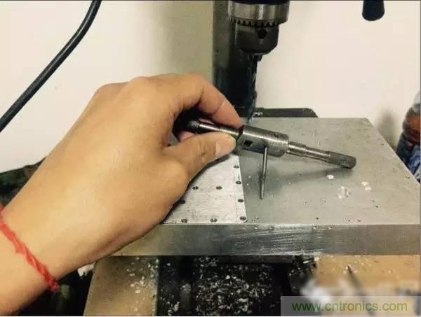 想看大牛是如何DIY射頻功放的嗎？