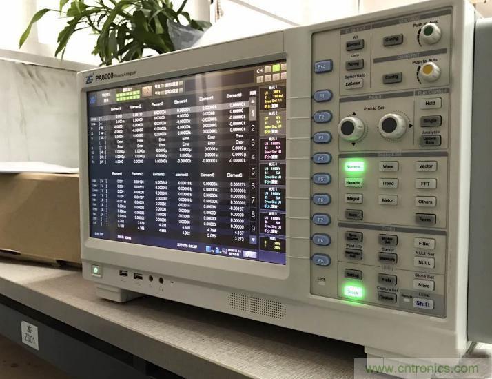 “瘋7”手機充電實測：為何沿用傳統充電模式？