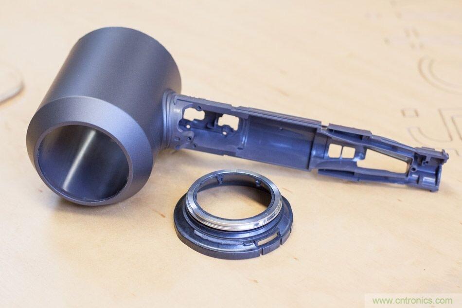 拆解戴森吹風機：近三千元的價格貴在哪？
