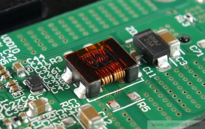 拆解對比：系出同門，小米、紫米無線充電器的差別有多大？
