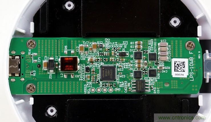 拆解對比：系出同門，小米、紫米無線充電器的差別有多大？