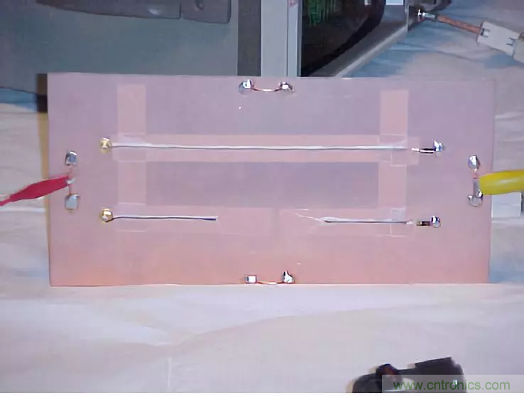 PCB割地對系統ESD是否有影響？