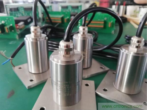 振動傳感器的機電變換原理？主要的分類有哪些？