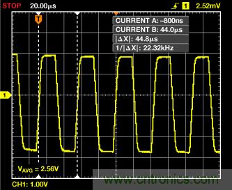 ADuC7026提供可編程電壓，用于評估多電源系統