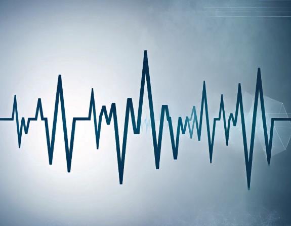 電磁干擾下的生存指南：電流與電壓的底層技術博弈